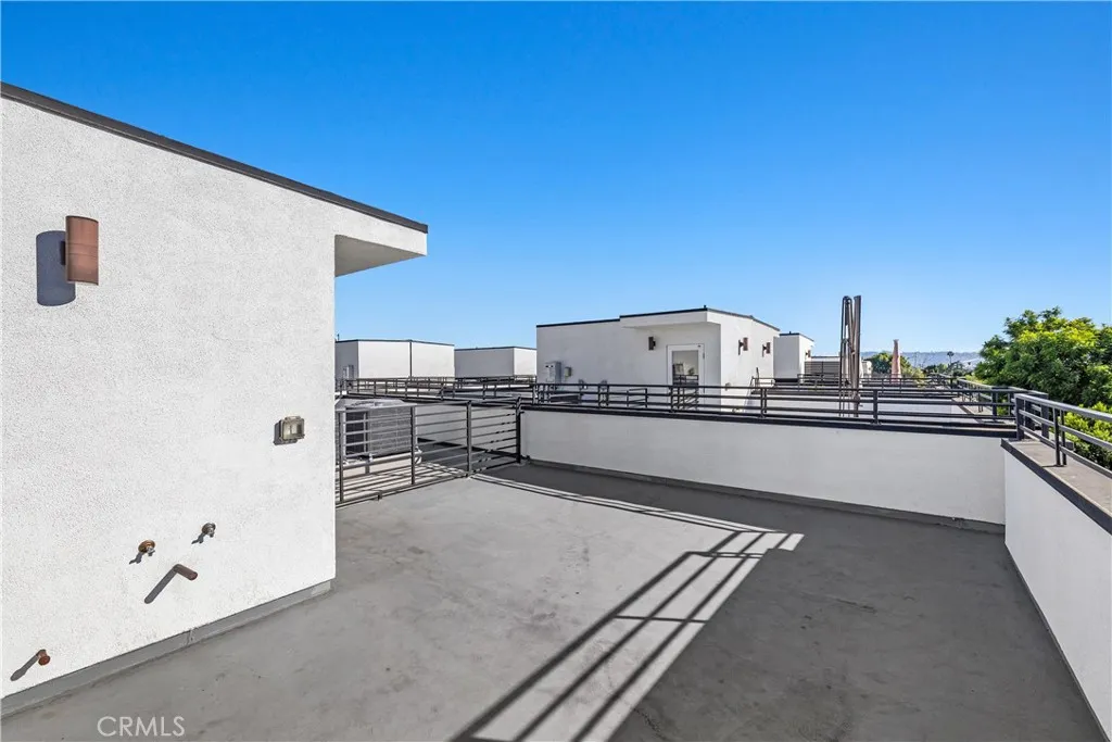 6719 Sepulveda Boulevard, Van Nuys, California 91411 home-pic-54